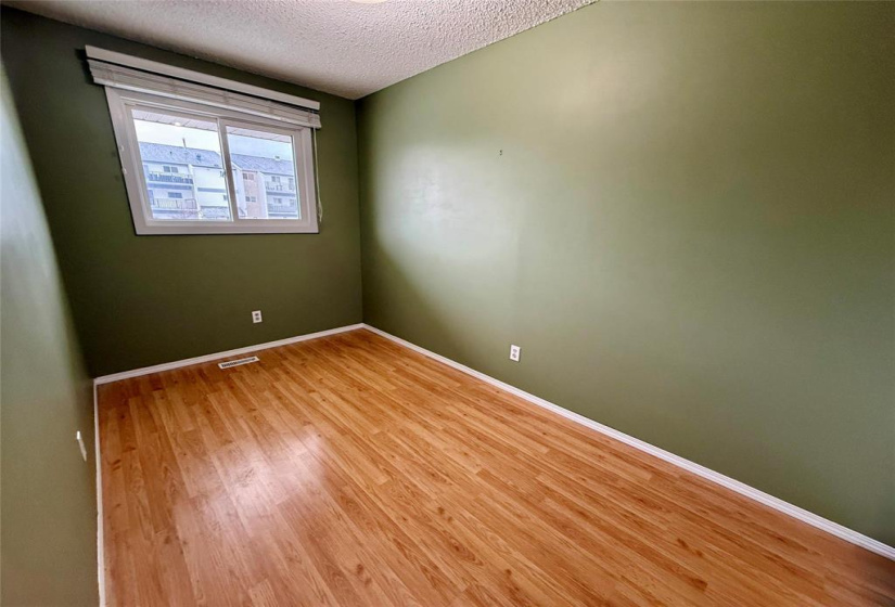 20 Whiteway, 2 Bedrooms Bedrooms, 5 Rooms Rooms,1 BathroomBathrooms,Residential,For Sale,Whiteway