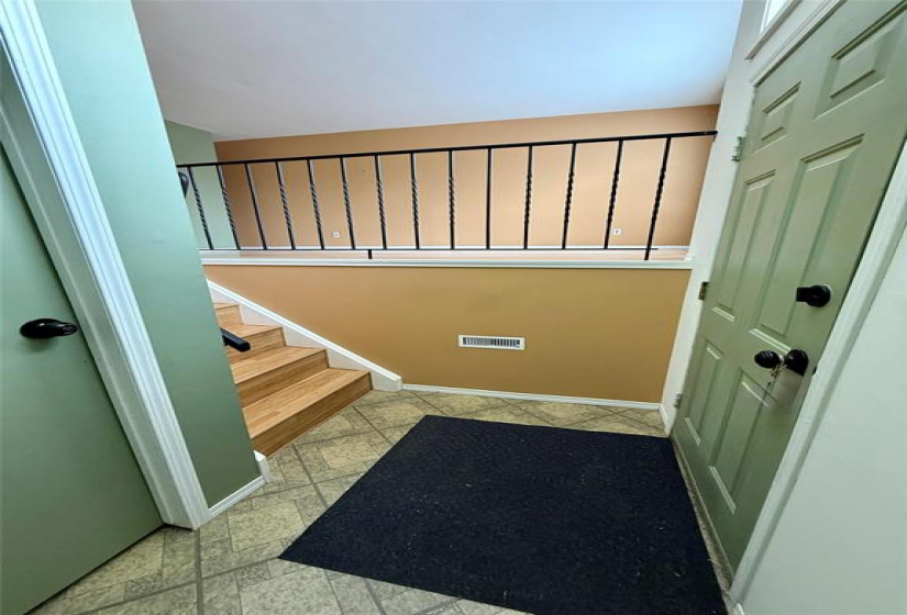 20 Whiteway, 2 Bedrooms Bedrooms, 5 Rooms Rooms,1 BathroomBathrooms,Residential,For Sale,Whiteway