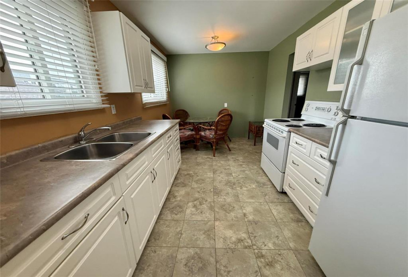 20 Whiteway, 2 Bedrooms Bedrooms, 5 Rooms Rooms,1 BathroomBathrooms,Residential,For Sale,Whiteway