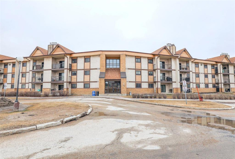 173 Victor Lewis, 2 Bedrooms Bedrooms, 7 Rooms Rooms,1 BathroomBathrooms,Condominium,For Sale,Victor Lewis