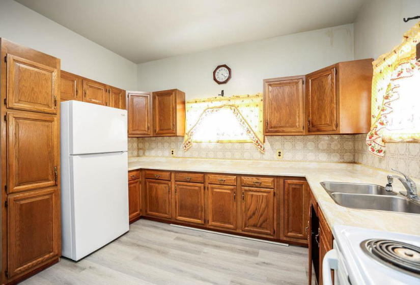 395 Toronto, 3 Bedrooms Bedrooms, 7 Rooms Rooms,1 BathroomBathrooms,Residential,For Sale,Toronto