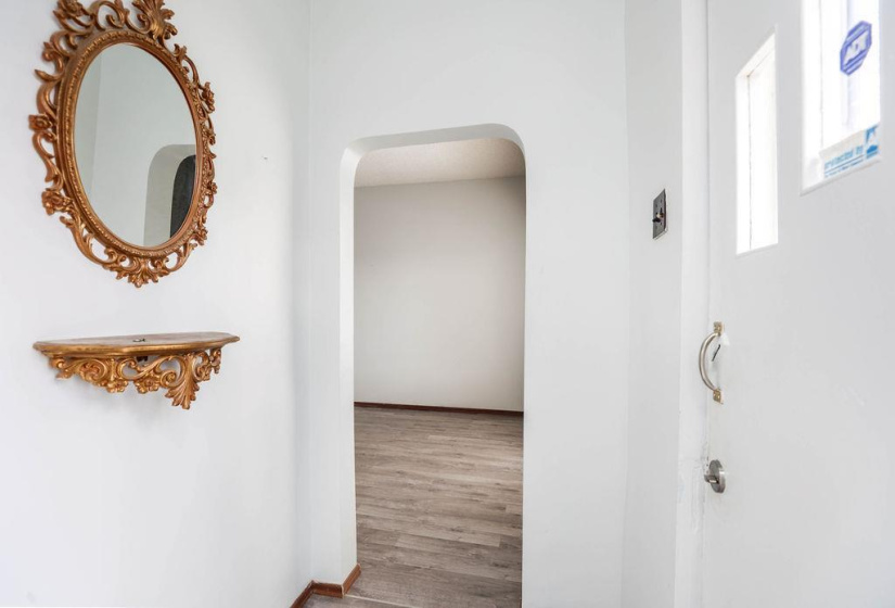 395 Toronto, 3 Bedrooms Bedrooms, 7 Rooms Rooms,1 BathroomBathrooms,Residential,For Sale,Toronto