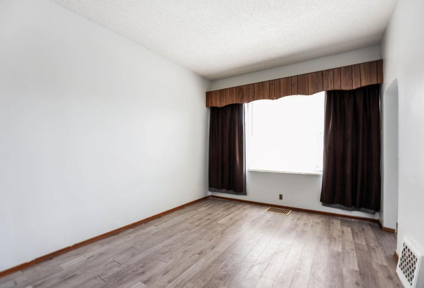 395 Toronto, 3 Bedrooms Bedrooms, 7 Rooms Rooms,1 BathroomBathrooms,Residential,For Sale,Toronto