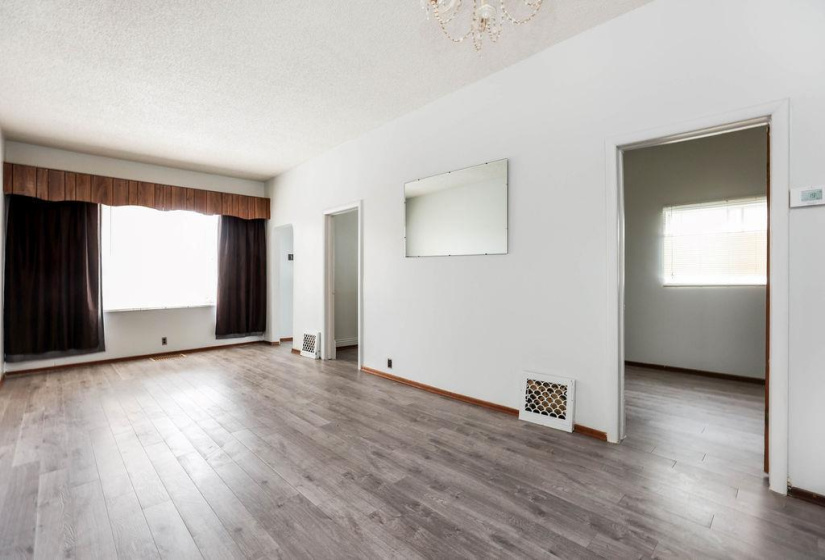 395 Toronto, 3 Bedrooms Bedrooms, 7 Rooms Rooms,1 BathroomBathrooms,Residential,For Sale,Toronto