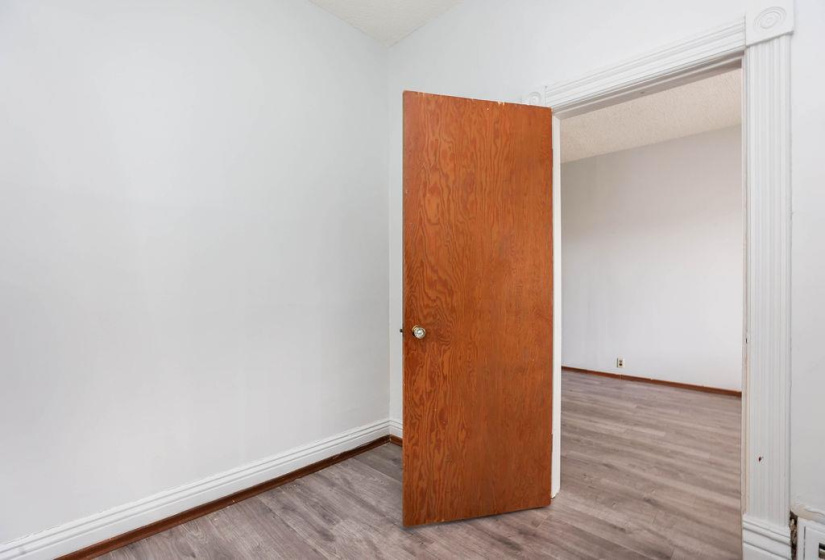 395 Toronto, 3 Bedrooms Bedrooms, 7 Rooms Rooms,1 BathroomBathrooms,Residential,For Sale,Toronto