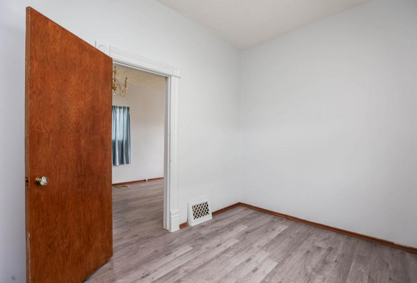 395 Toronto, 3 Bedrooms Bedrooms, 7 Rooms Rooms,1 BathroomBathrooms,Residential,For Sale,Toronto