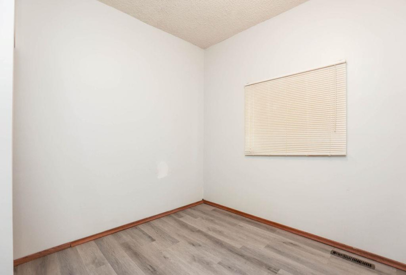 395 Toronto, 3 Bedrooms Bedrooms, 7 Rooms Rooms,1 BathroomBathrooms,Residential,For Sale,Toronto