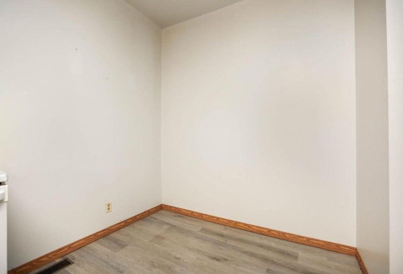 395 Toronto, 3 Bedrooms Bedrooms, 7 Rooms Rooms,1 BathroomBathrooms,Residential,For Sale,Toronto