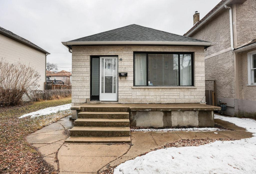 395 Toronto, 3 Bedrooms Bedrooms, 7 Rooms Rooms,1 BathroomBathrooms,Residential,For Sale,Toronto