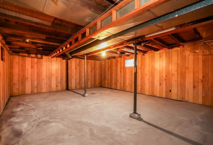 395 Toronto, 3 Bedrooms Bedrooms, 7 Rooms Rooms,1 BathroomBathrooms,Residential,For Sale,Toronto