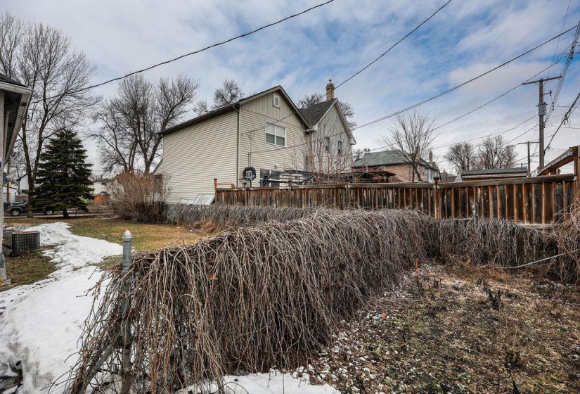 395 Toronto, 3 Bedrooms Bedrooms, 7 Rooms Rooms,1 BathroomBathrooms,Residential,For Sale,Toronto