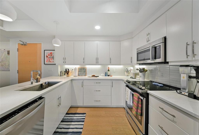 755 North, 2 Bedrooms Bedrooms, 7 Rooms Rooms,2 BathroomsBathrooms,Condominium,For Sale,North