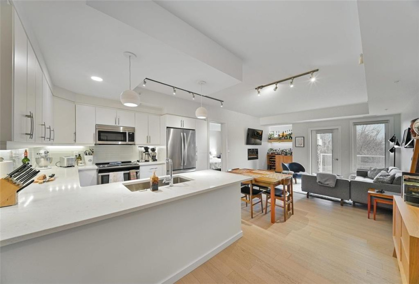 755 North, 2 Bedrooms Bedrooms, 7 Rooms Rooms,2 BathroomsBathrooms,Condominium,For Sale,North