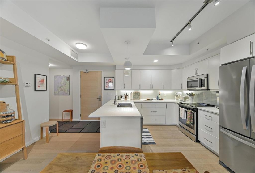 755 North, 2 Bedrooms Bedrooms, 7 Rooms Rooms,2 BathroomsBathrooms,Condominium,For Sale,North