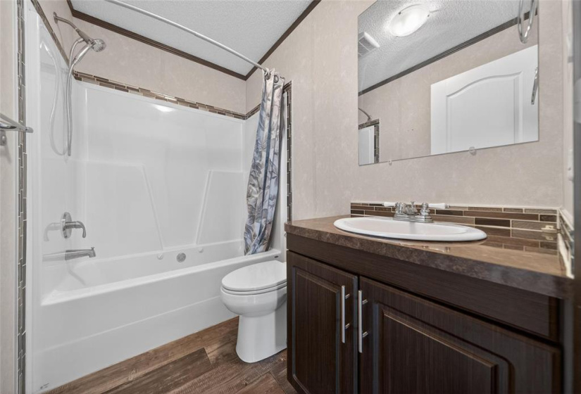 412 Seine, 3 Bedrooms Bedrooms, 9 Rooms Rooms,2 BathroomsBathrooms,Residential,For Sale,Seine