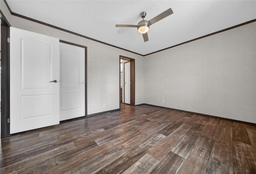 412 Seine, 3 Bedrooms Bedrooms, 9 Rooms Rooms,2 BathroomsBathrooms,Residential,For Sale,Seine