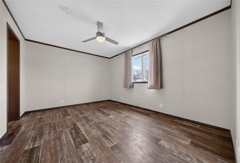 412 Seine, 3 Bedrooms Bedrooms, 9 Rooms Rooms,2 BathroomsBathrooms,Residential,For Sale,Seine