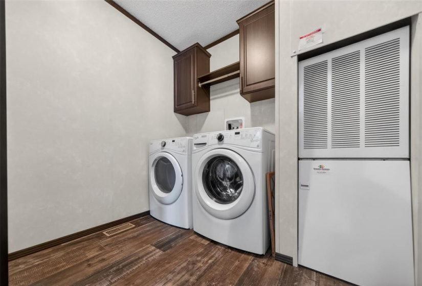 412 Seine, 3 Bedrooms Bedrooms, 9 Rooms Rooms,2 BathroomsBathrooms,Residential,For Sale,Seine