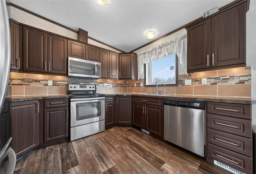 412 Seine, 3 Bedrooms Bedrooms, 9 Rooms Rooms,2 BathroomsBathrooms,Residential,For Sale,Seine