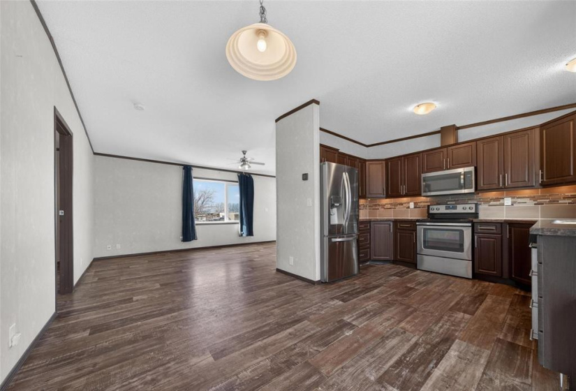 412 Seine, 3 Bedrooms Bedrooms, 9 Rooms Rooms,2 BathroomsBathrooms,Residential,For Sale,Seine