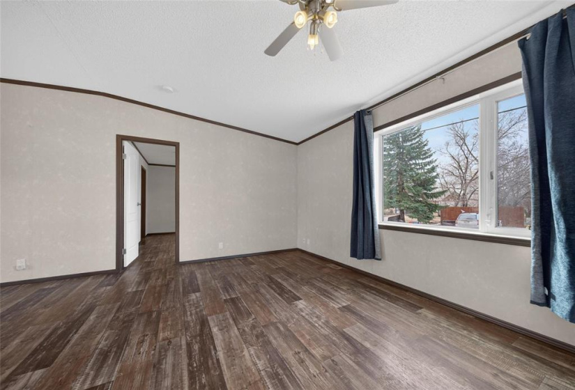 412 Seine, 3 Bedrooms Bedrooms, 9 Rooms Rooms,2 BathroomsBathrooms,Residential,For Sale,Seine