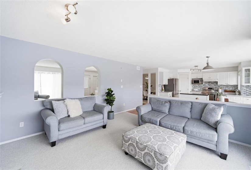 900 Scurfield, 3 Bedrooms Bedrooms, 11 Rooms Rooms,2 BathroomsBathrooms,Residential,For Sale,Scurfield