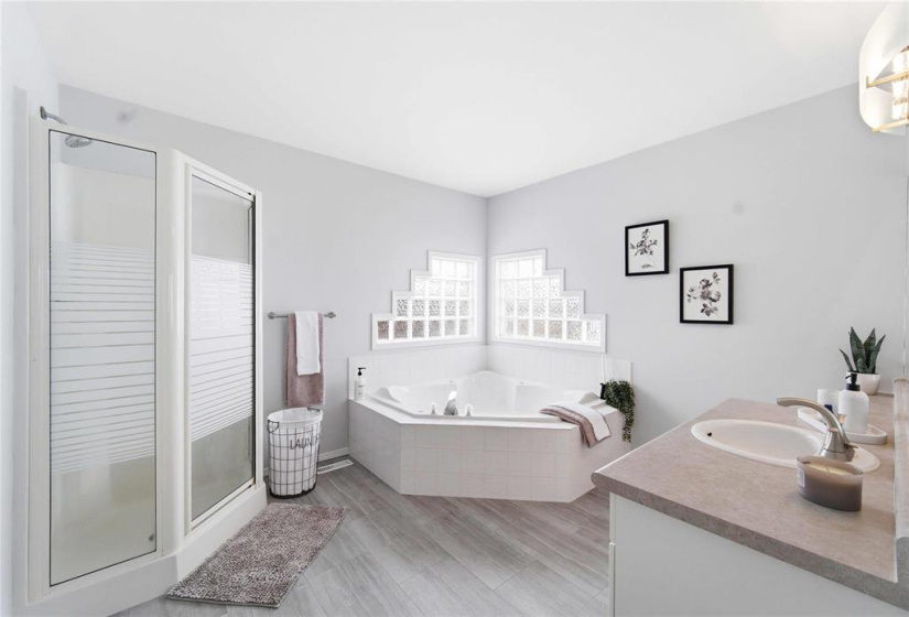 900 Scurfield, 3 Bedrooms Bedrooms, 11 Rooms Rooms,2 BathroomsBathrooms,Residential,For Sale,Scurfield