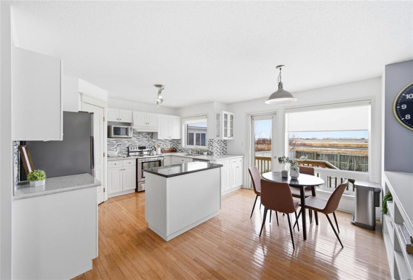 900 Scurfield, 3 Bedrooms Bedrooms, 11 Rooms Rooms,2 BathroomsBathrooms,Residential,For Sale,Scurfield