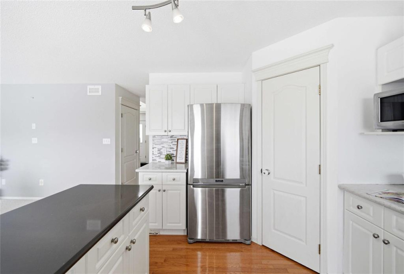 900 Scurfield, 3 Bedrooms Bedrooms, 11 Rooms Rooms,2 BathroomsBathrooms,Residential,For Sale,Scurfield