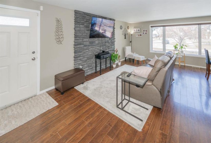 23 McCurdy, 3 Bedrooms Bedrooms, 10 Rooms Rooms,2 BathroomsBathrooms,Residential,For Sale,McCurdy