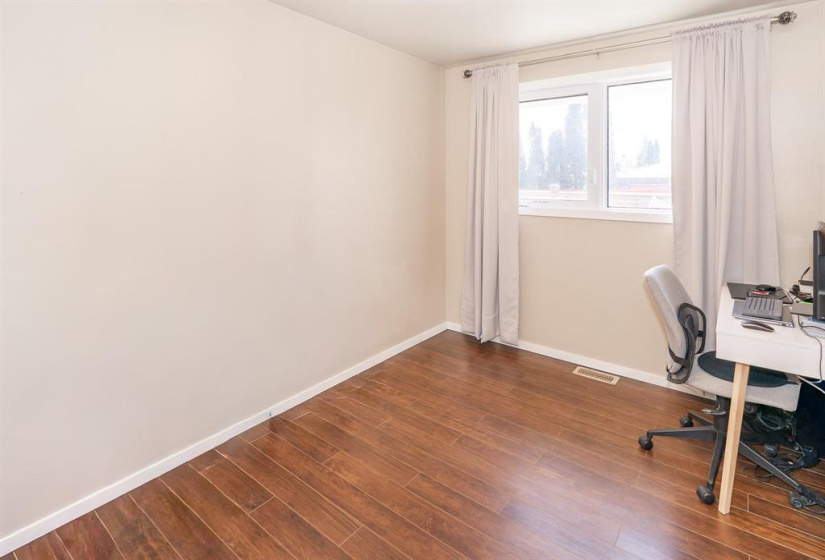 23 McCurdy, 3 Bedrooms Bedrooms, 10 Rooms Rooms,2 BathroomsBathrooms,Residential,For Sale,McCurdy