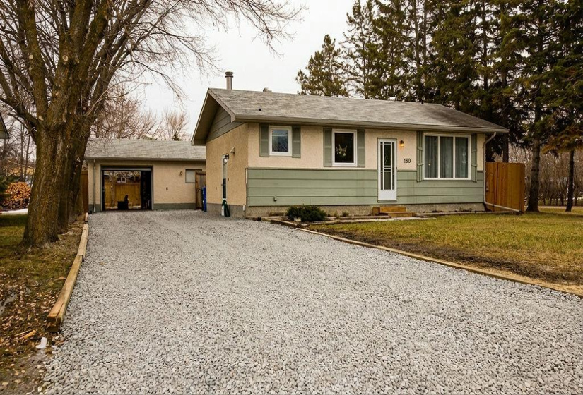 180 SAUVEUR, 4 Bedrooms Bedrooms, 10 Rooms Rooms,2 BathroomsBathrooms,Residential,For Sale,SAUVEUR