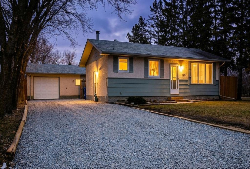 180 SAUVEUR, 4 Bedrooms Bedrooms, 10 Rooms Rooms,2 BathroomsBathrooms,Residential,For Sale,SAUVEUR