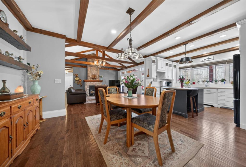 9' ceiling in dining room & kitchen.