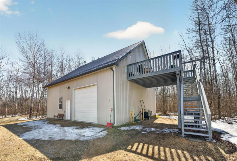 Massive 40x36 workshop with balcony/deck.