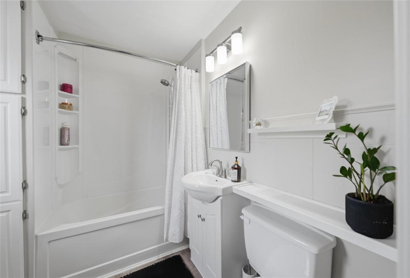 1001 Boston, 2 Bedrooms Bedrooms, 6 Rooms Rooms,1 BathroomBathrooms,Residential,For Sale,Boston