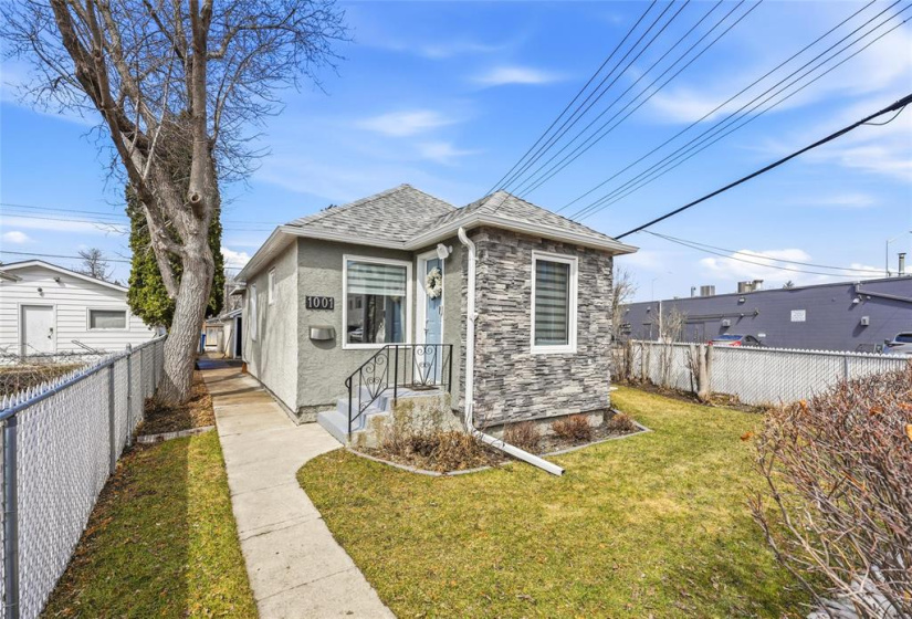 1001 Boston, 2 Bedrooms Bedrooms, 6 Rooms Rooms,1 BathroomBathrooms,Residential,For Sale,Boston