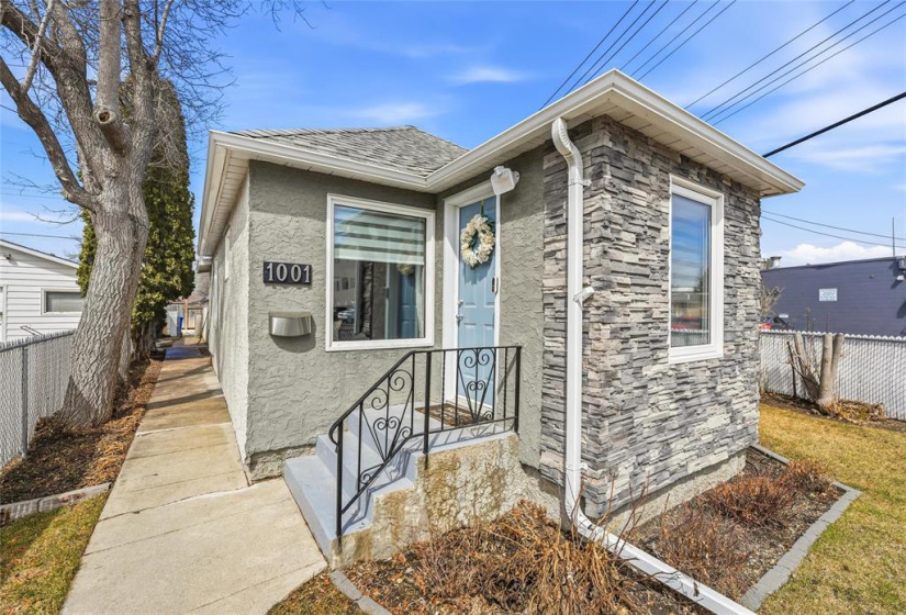 1001 Boston, 2 Bedrooms Bedrooms, 6 Rooms Rooms,1 BathroomBathrooms,Residential,For Sale,Boston