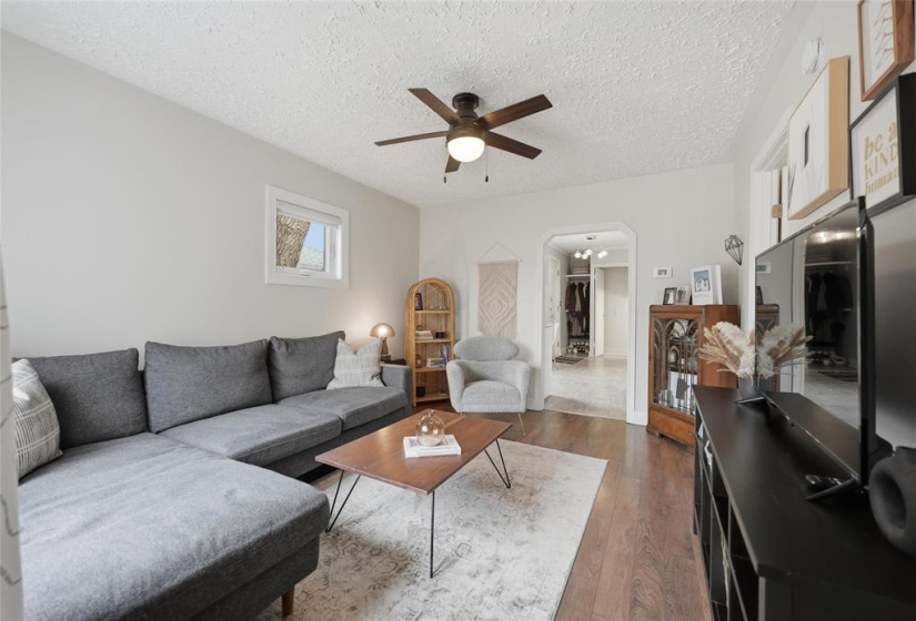 1001 Boston, 2 Bedrooms Bedrooms, 6 Rooms Rooms,1 BathroomBathrooms,Residential,For Sale,Boston