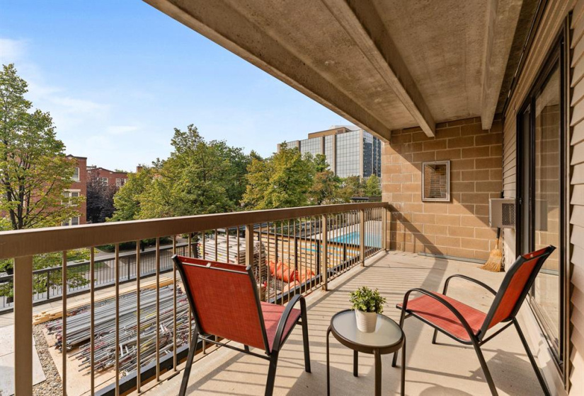 77 Edmonton, 1 Bedroom Bedrooms, 6 Rooms Rooms,2 BathroomsBathrooms,Condominium,For Sale,Edmonton