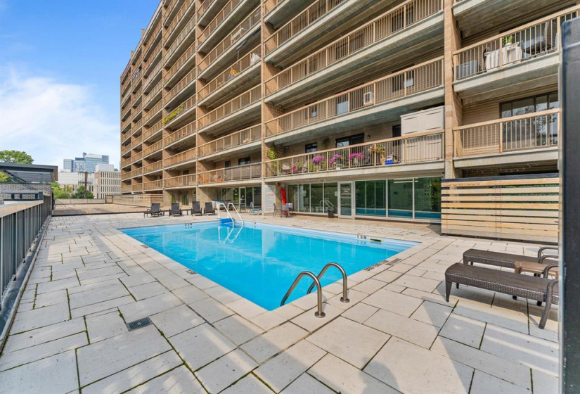 77 Edmonton, 1 Bedroom Bedrooms, 6 Rooms Rooms,2 BathroomsBathrooms,Condominium,For Sale,Edmonton