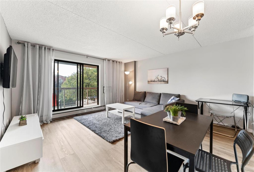 77 Edmonton, 1 Bedroom Bedrooms, 6 Rooms Rooms,2 BathroomsBathrooms,Condominium,For Sale,Edmonton