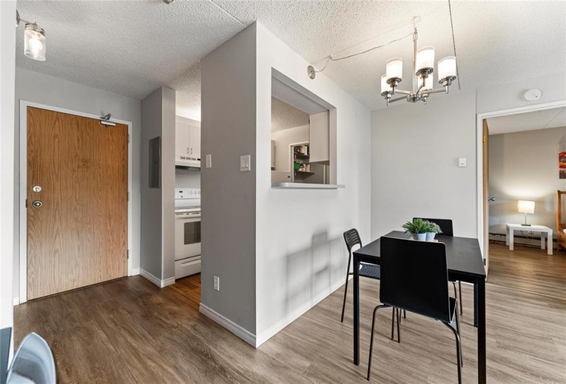 77 Edmonton, 1 Bedroom Bedrooms, 6 Rooms Rooms,2 BathroomsBathrooms,Condominium,For Sale,Edmonton