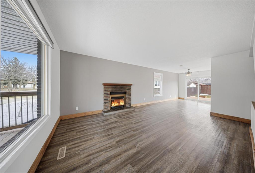 Living room - (fireplace is non operational)