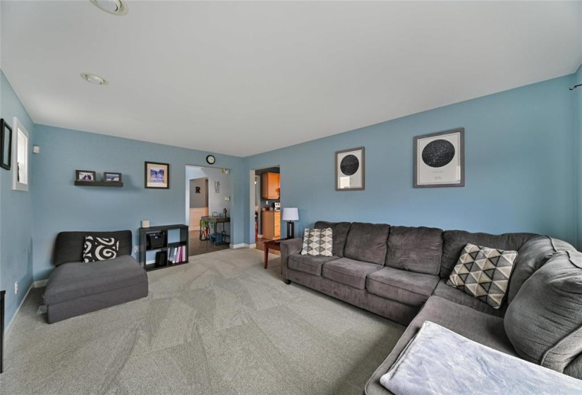 832 Ashworth, 3 Bedrooms Bedrooms, 11 Rooms Rooms,2 BathroomsBathrooms,Residential,For Sale,Ashworth