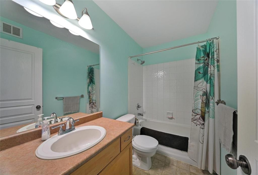 832 Ashworth, 3 Bedrooms Bedrooms, 11 Rooms Rooms,2 BathroomsBathrooms,Residential,For Sale,Ashworth