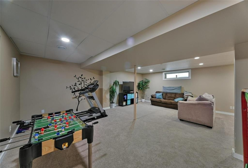 832 Ashworth, 3 Bedrooms Bedrooms, 11 Rooms Rooms,2 BathroomsBathrooms,Residential,For Sale,Ashworth