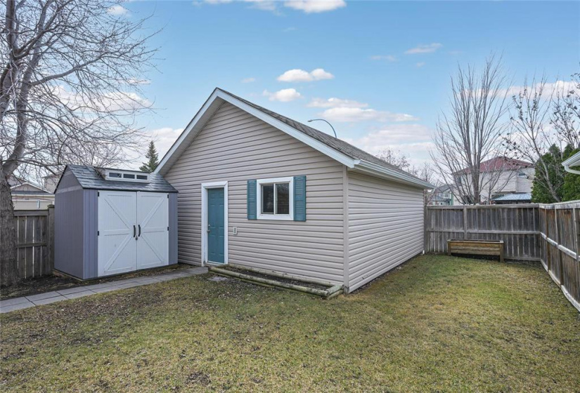 832 Ashworth, 3 Bedrooms Bedrooms, 11 Rooms Rooms,2 BathroomsBathrooms,Residential,For Sale,Ashworth