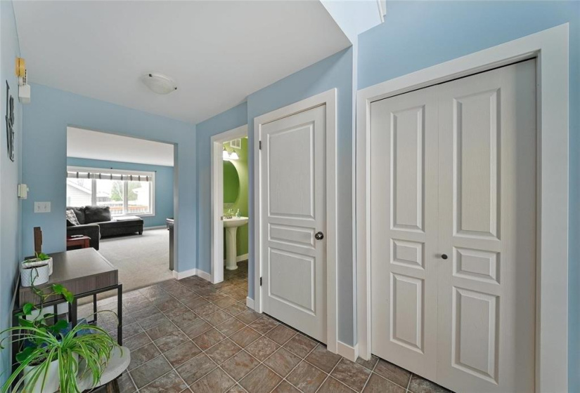 832 Ashworth, 3 Bedrooms Bedrooms, 11 Rooms Rooms,2 BathroomsBathrooms,Residential,For Sale,Ashworth