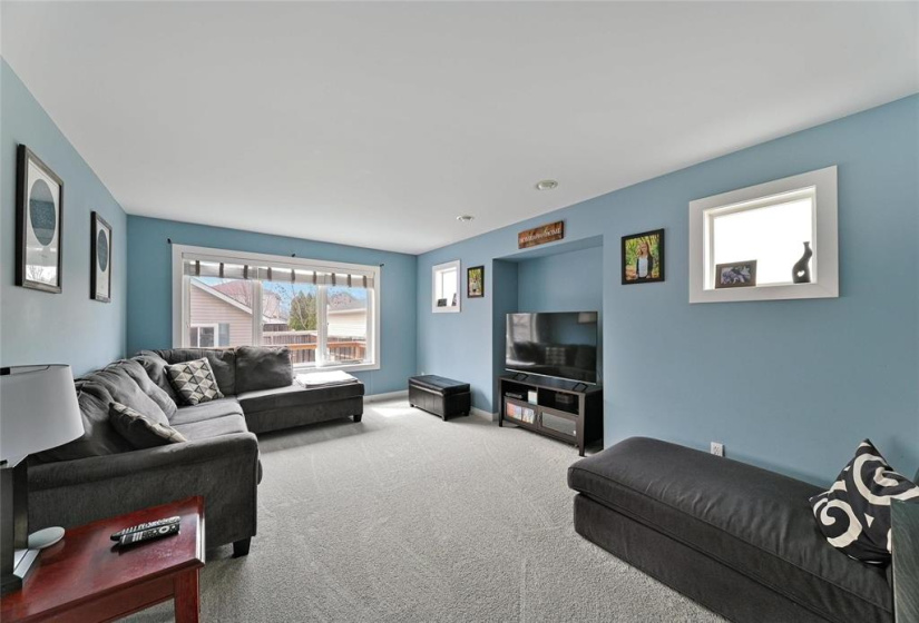 832 Ashworth, 3 Bedrooms Bedrooms, 11 Rooms Rooms,2 BathroomsBathrooms,Residential,For Sale,Ashworth